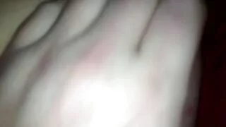 Блондинка з маленькими цицьками розважається відео прно на двоярусному ліжку