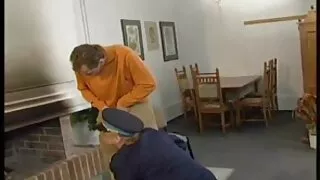 Брюнетка з розпусною блондинкою на секс ЖЖМ, коли домашнє порно відео хвацько смоктала член