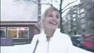 Блондинка зробила масаж своїй анал відео подрузі і вилизала її чисту кицьку
