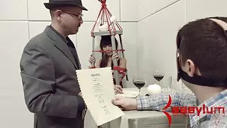 розпусна руда у ванній кімнаті отримує елегантний порно відео мама оргазм
